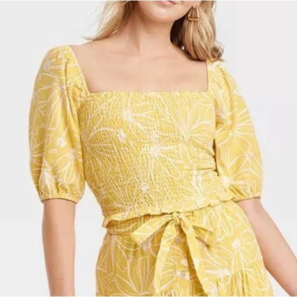 Universal Thread Floral Smocked Puff Sleeve Blouse